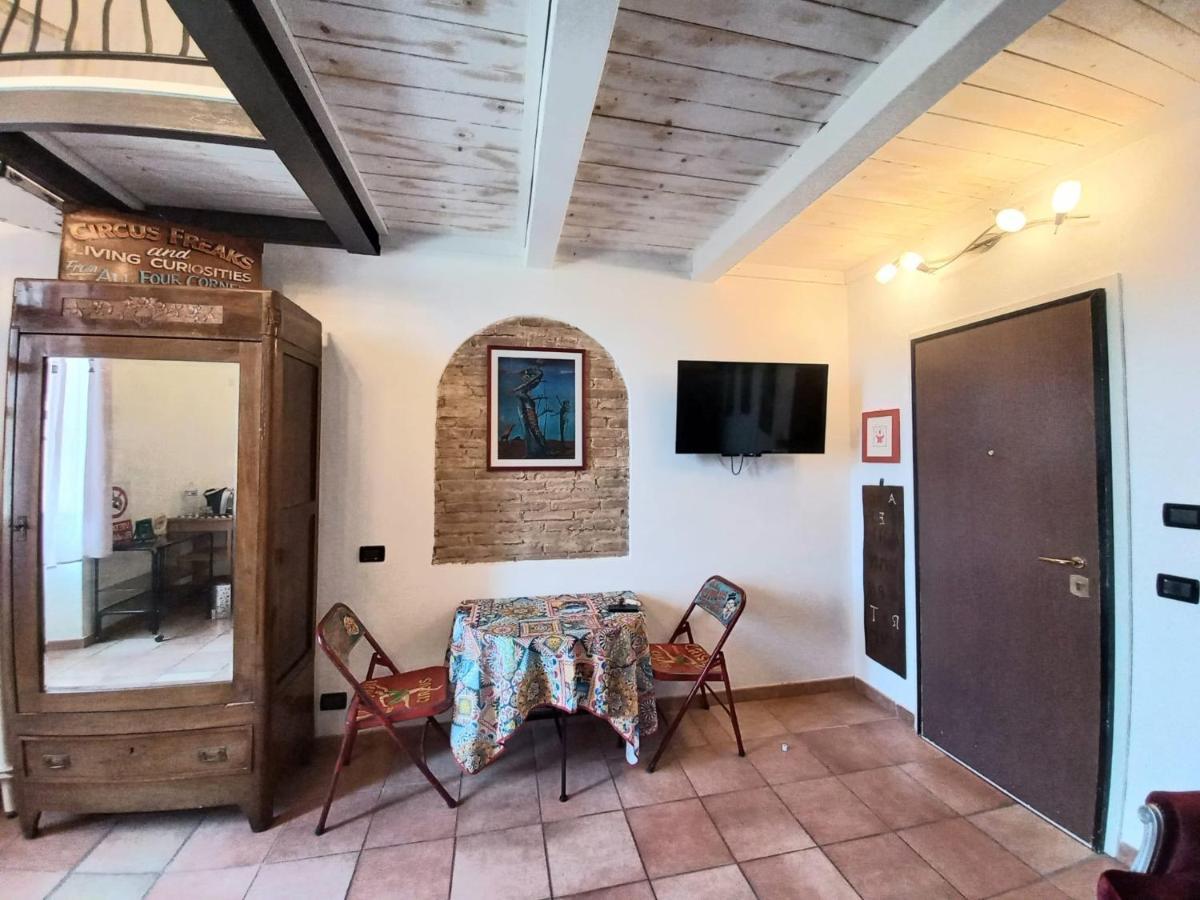 ليفورنو L'Ora Delle Streghe B&B Centralissimo المظهر الخارجي الصورة