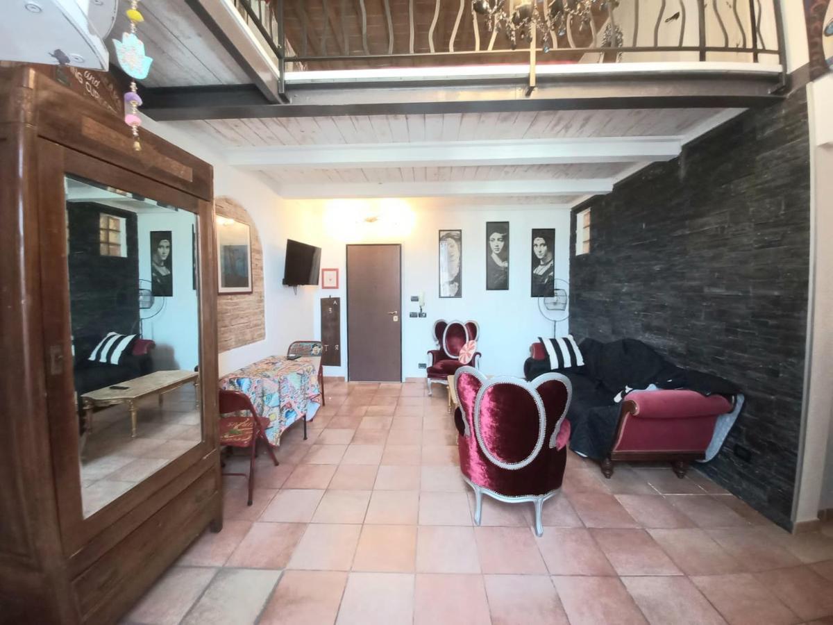 ليفورنو L'Ora Delle Streghe B&B Centralissimo المظهر الخارجي الصورة