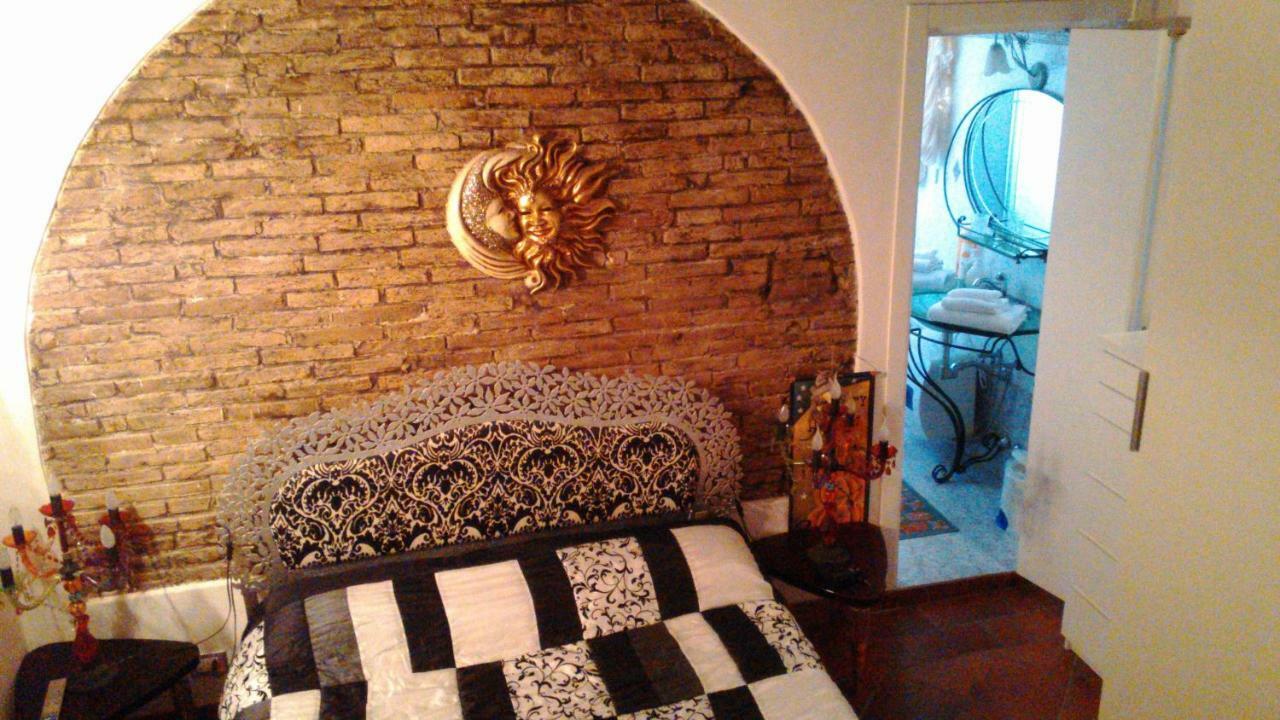 ليفورنو L'Ora Delle Streghe B&B Centralissimo المظهر الخارجي الصورة