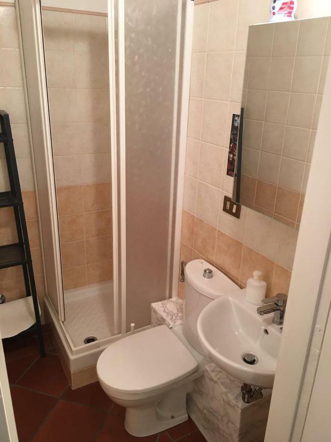 ليفورنو L'Ora Delle Streghe B&B Centralissimo المظهر الخارجي الصورة
