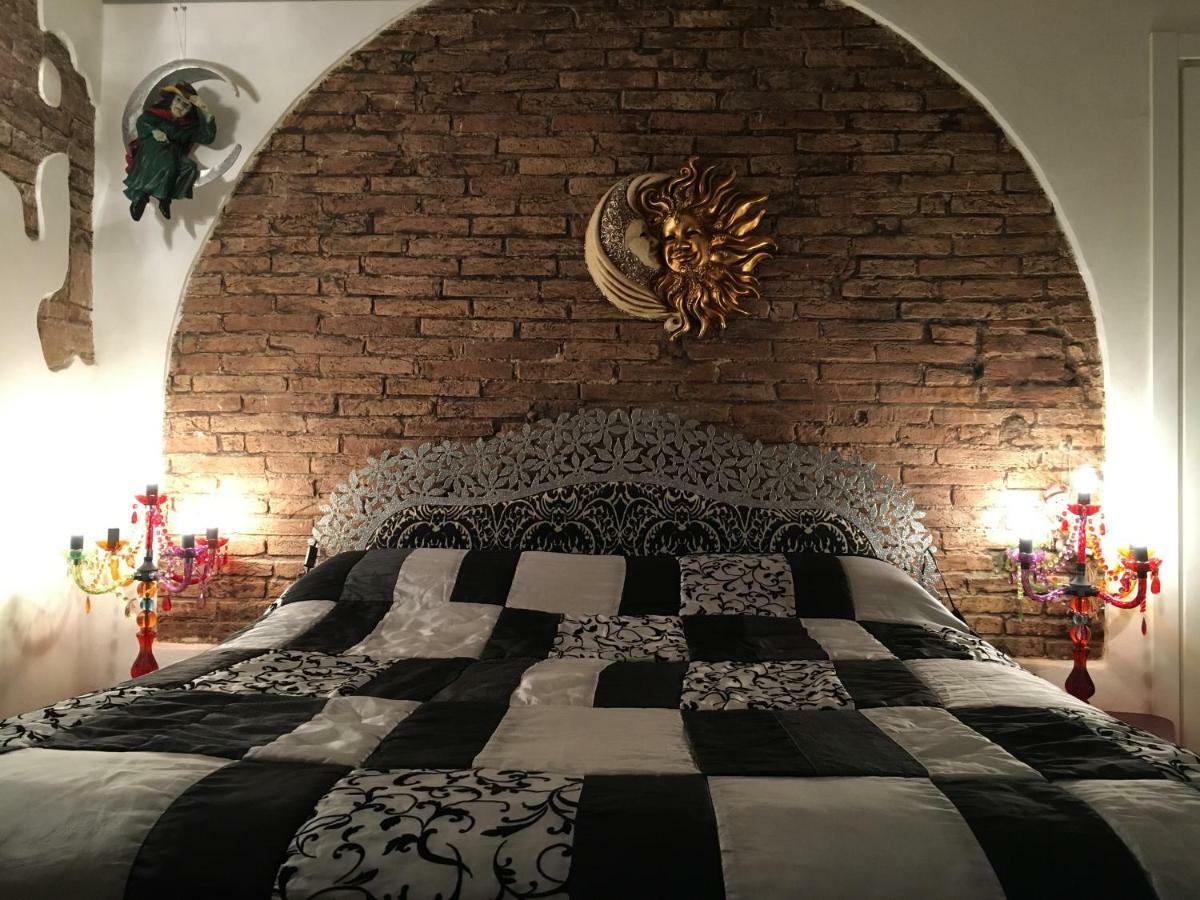 ليفورنو L'Ora Delle Streghe B&B Centralissimo المظهر الخارجي الصورة