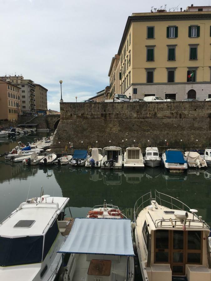 ليفورنو L'Ora Delle Streghe B&B Centralissimo المظهر الخارجي الصورة