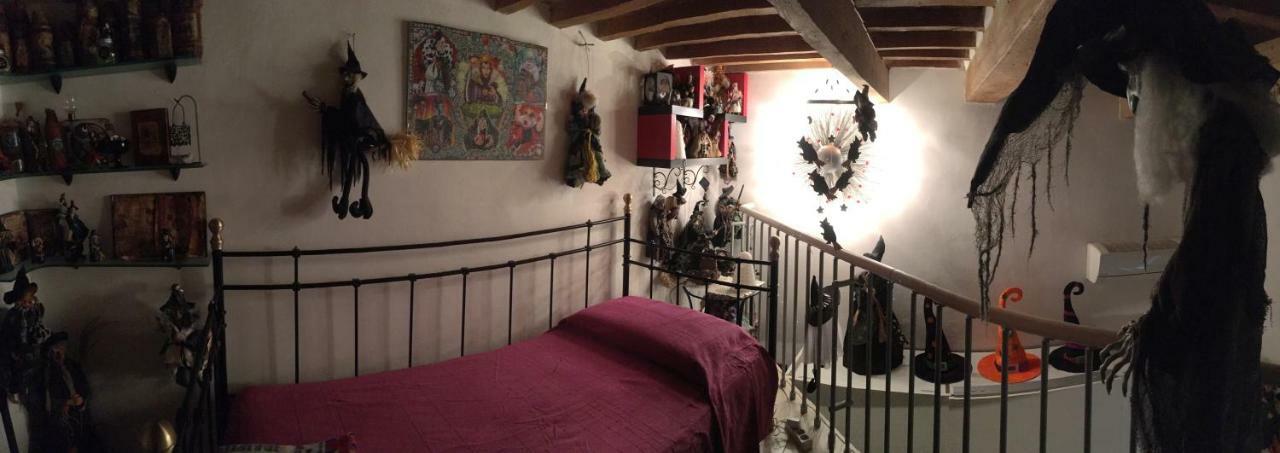 ليفورنو L'Ora Delle Streghe B&B Centralissimo المظهر الخارجي الصورة